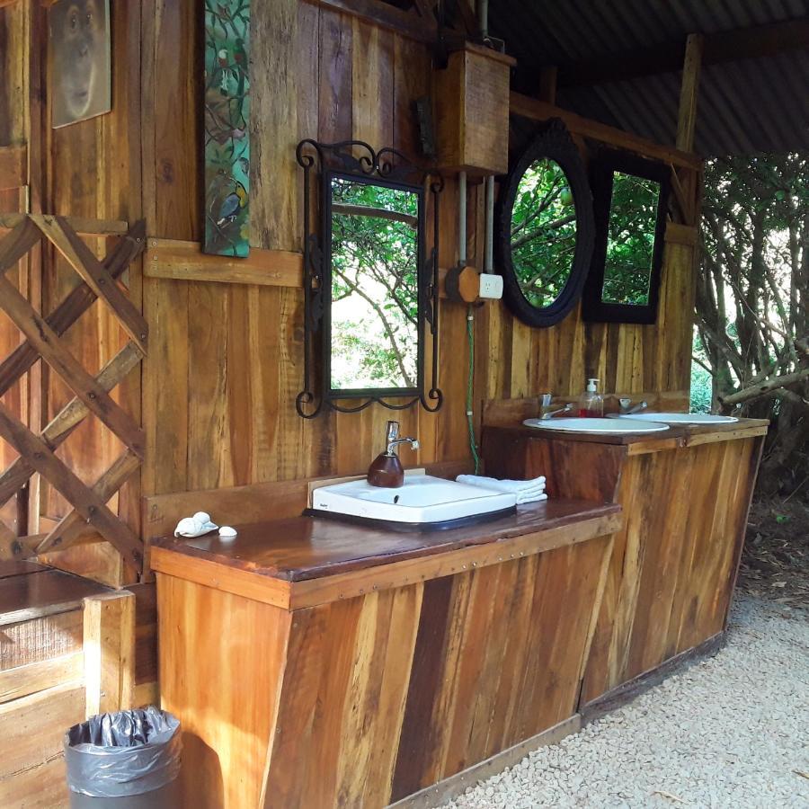 Fully Furnished Family Jungle Tent, Latino Glamping Tente de luxe *