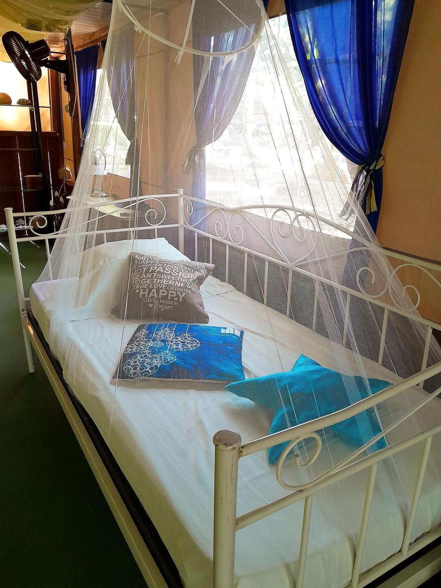 Fully Furnished Family Jungle Tent, Latino Glamping *