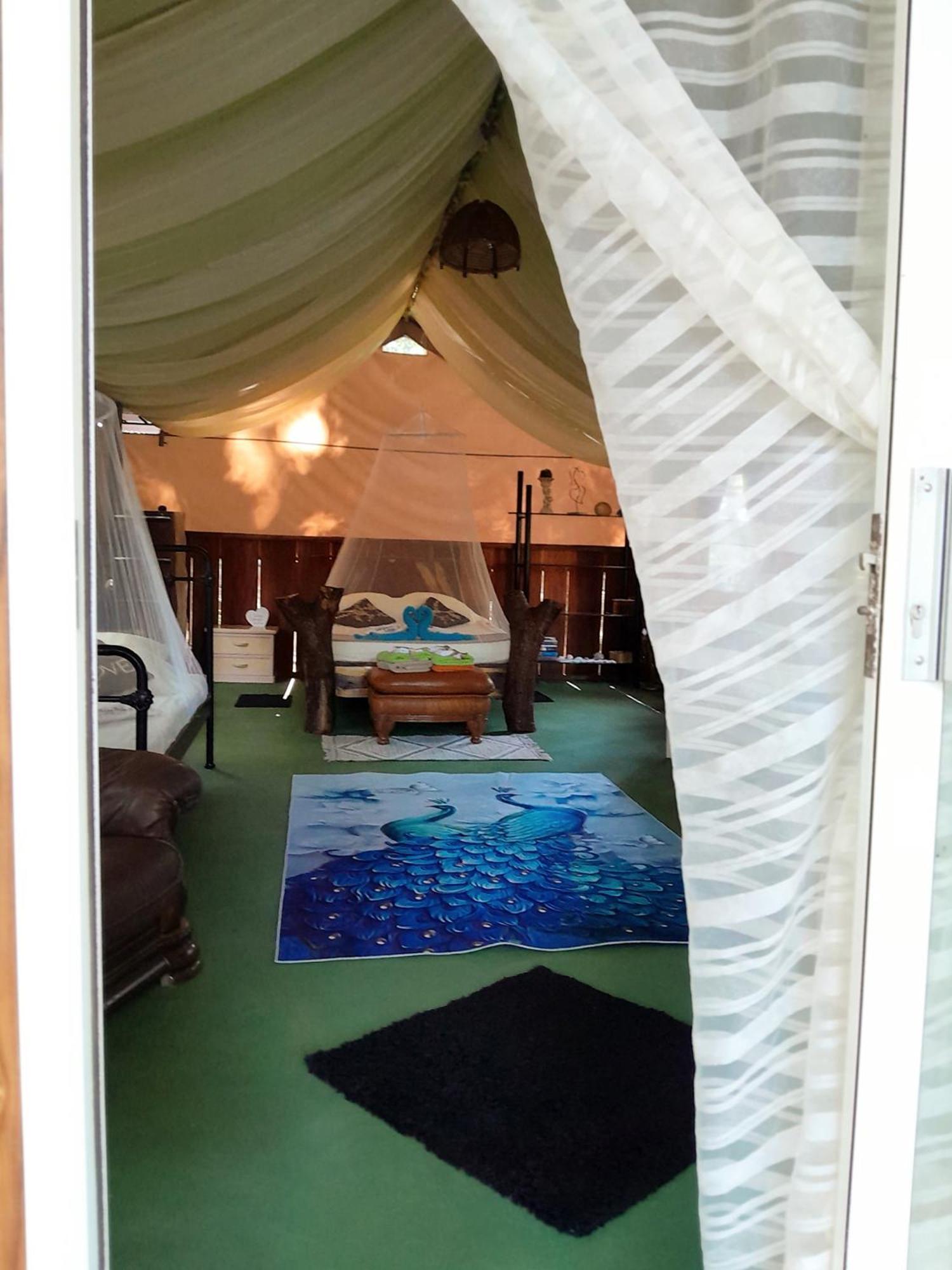 Tente de luxe Fully Furnished Family Jungle Tent, Latino Glamping